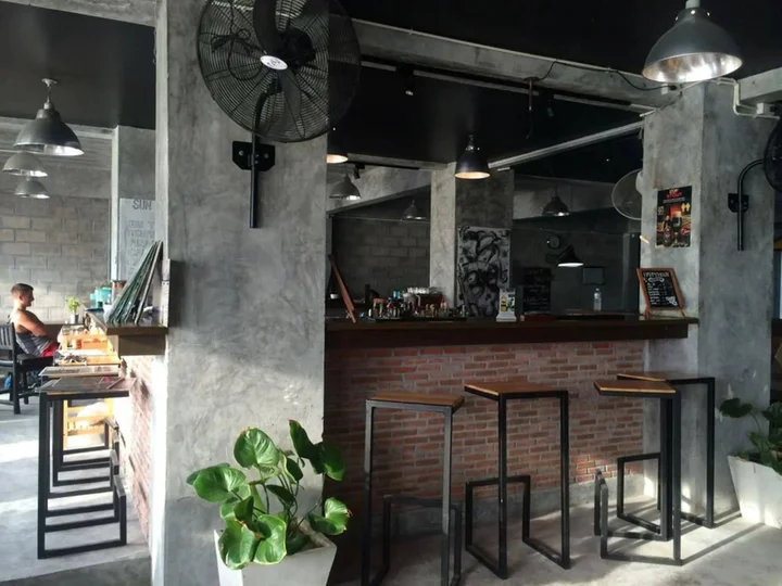 Мэй-Хаад-Бэй: Bro&Sis Place