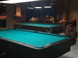 Мэй-Хаад-Бэй: Bro&Sis Place
