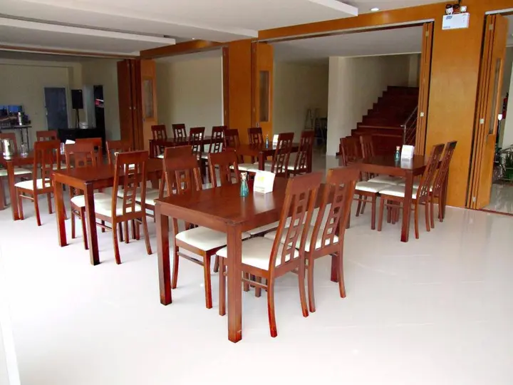 Рои Эт: Rueanrimnam Hotel