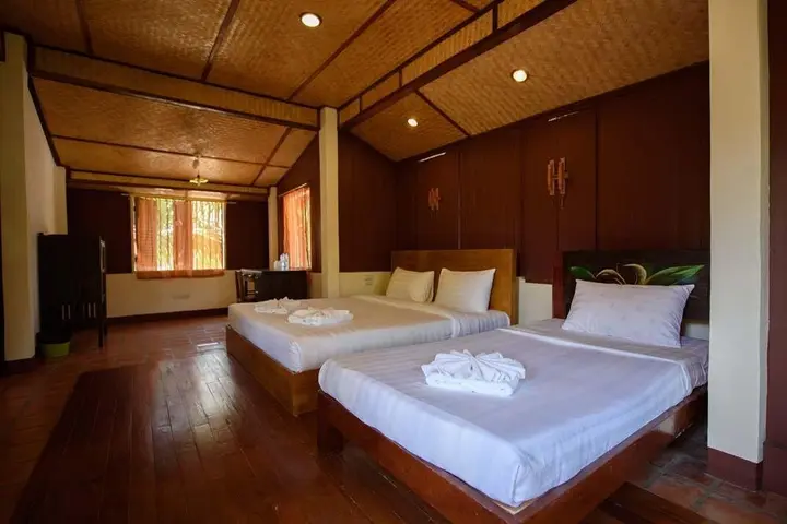Кханонгпхра: Ruen Khaoyai