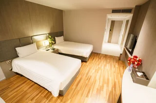 Хатъяй: New Season Square Hotel