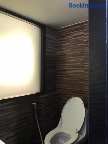 Бангкок: Rod Fai Fah Apartment