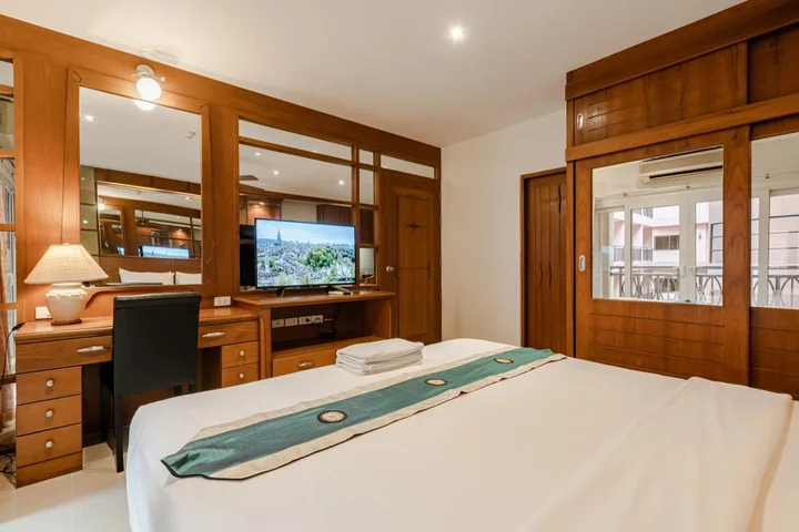 Паттайя: Whitehouse Condotel