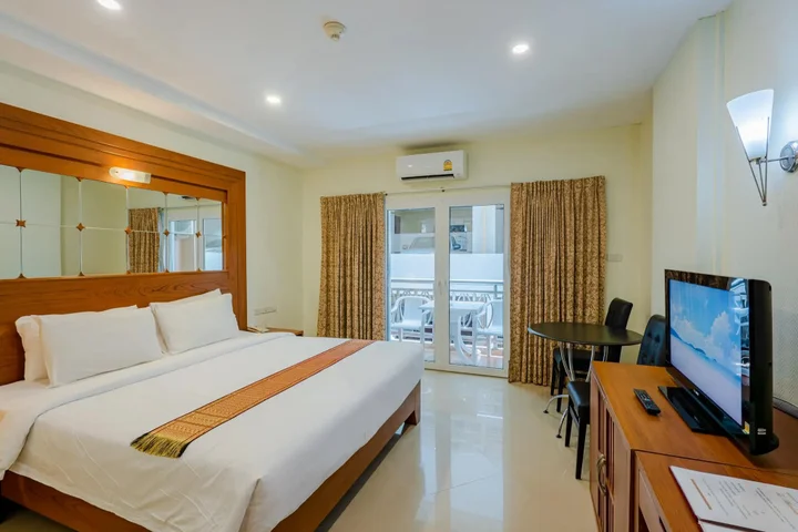 Паттайя: Whitehouse Condotel