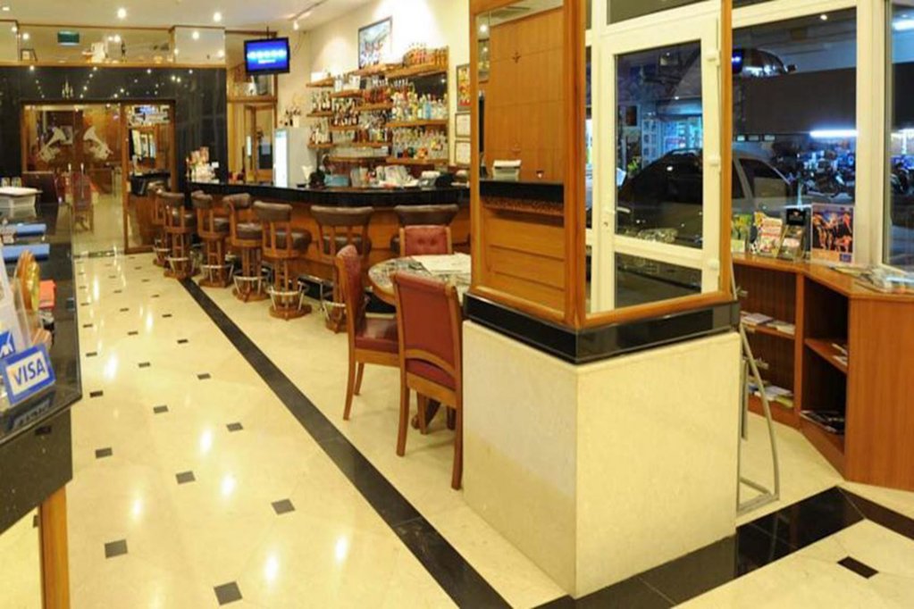 Паттайя: Whitehouse Condotel