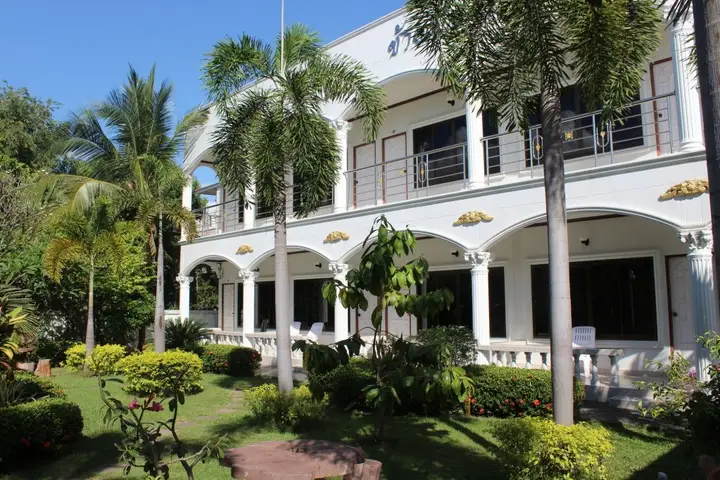 White Elephant Resort — фото 1