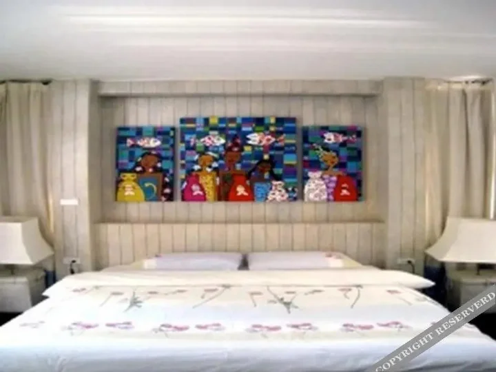 Чакпхонг: The Beach House
