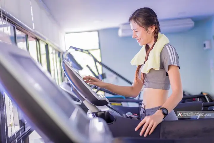 Бури Рам: Ray Hotel