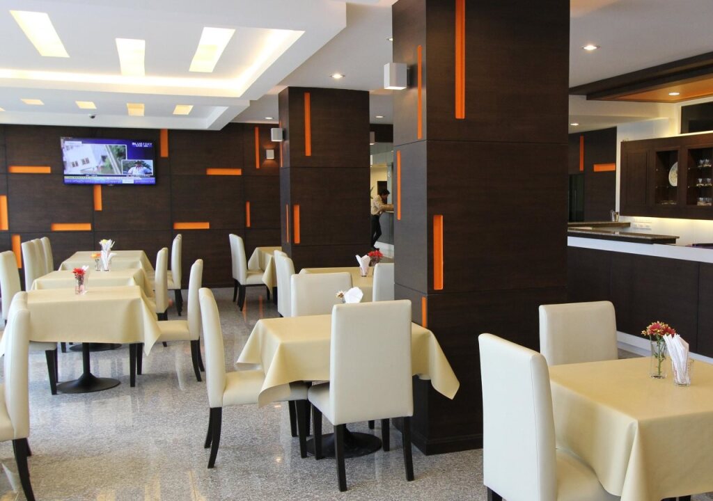 Сураттхани: S Tara Grand Hotel