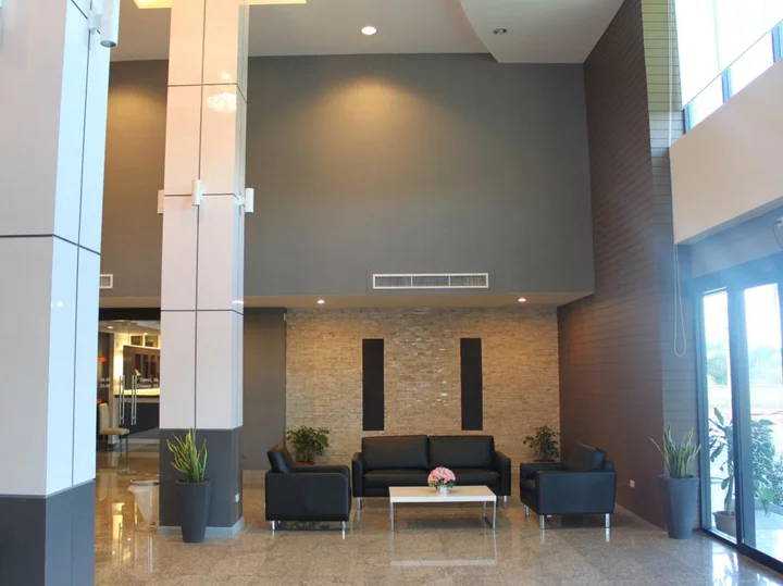 Сураттхани: S Tara Grand Hotel