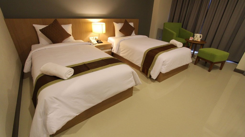 Сураттхани: S Tara Grand Hotel