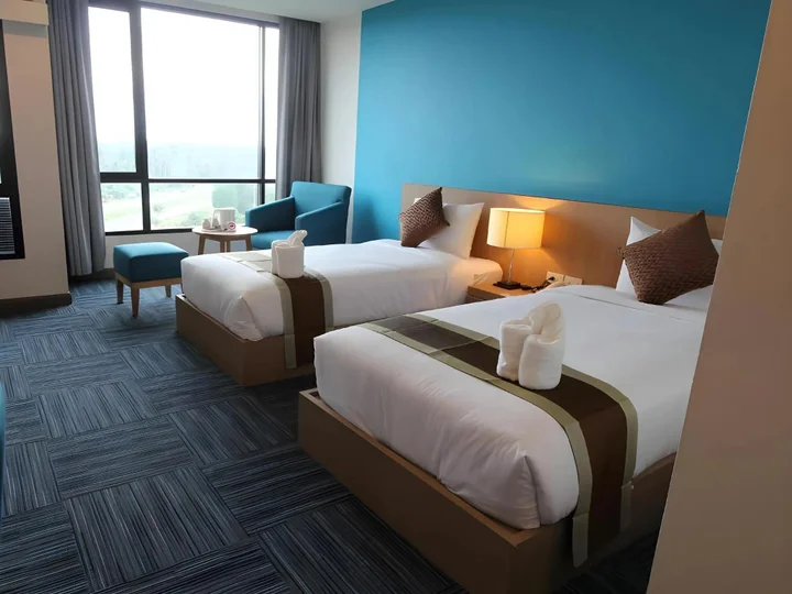 Сураттхани: S Tara Grand Hotel