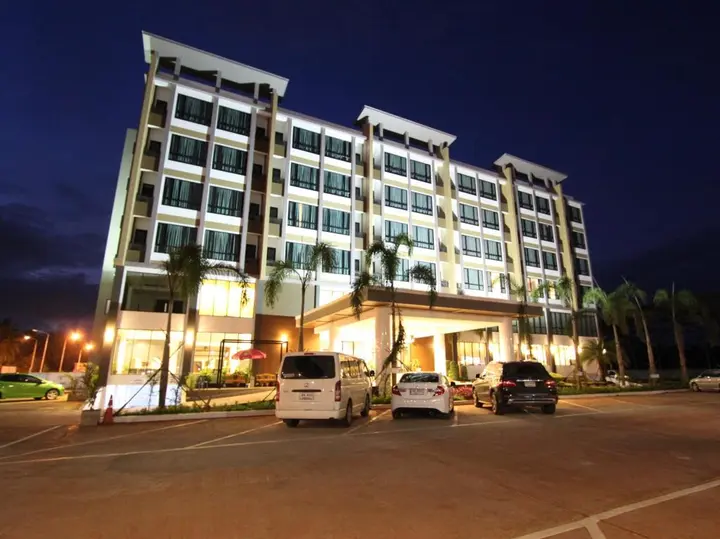 Сураттхани: S Tara Grand Hotel