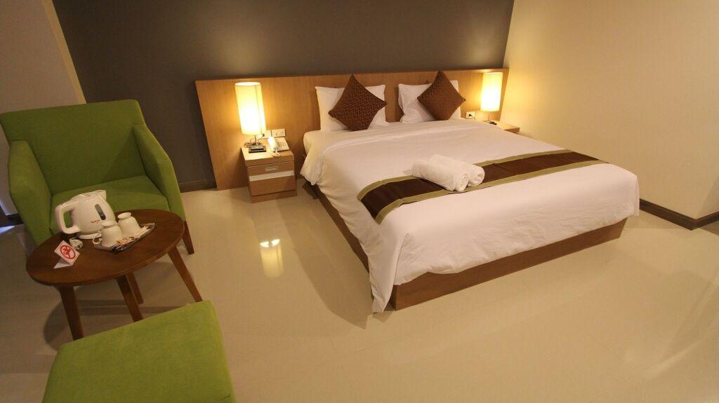 Сураттхани: S Tara Grand Hotel