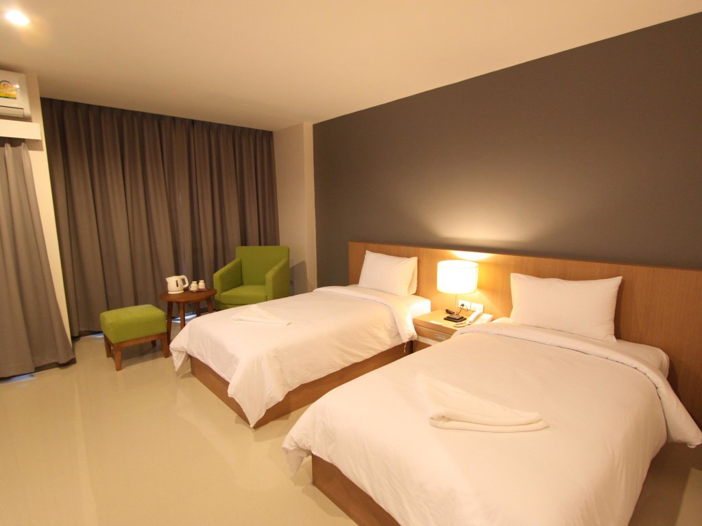 Сураттхани: S Tara Grand Hotel