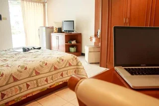 Бангкок: Ritratana Apartment