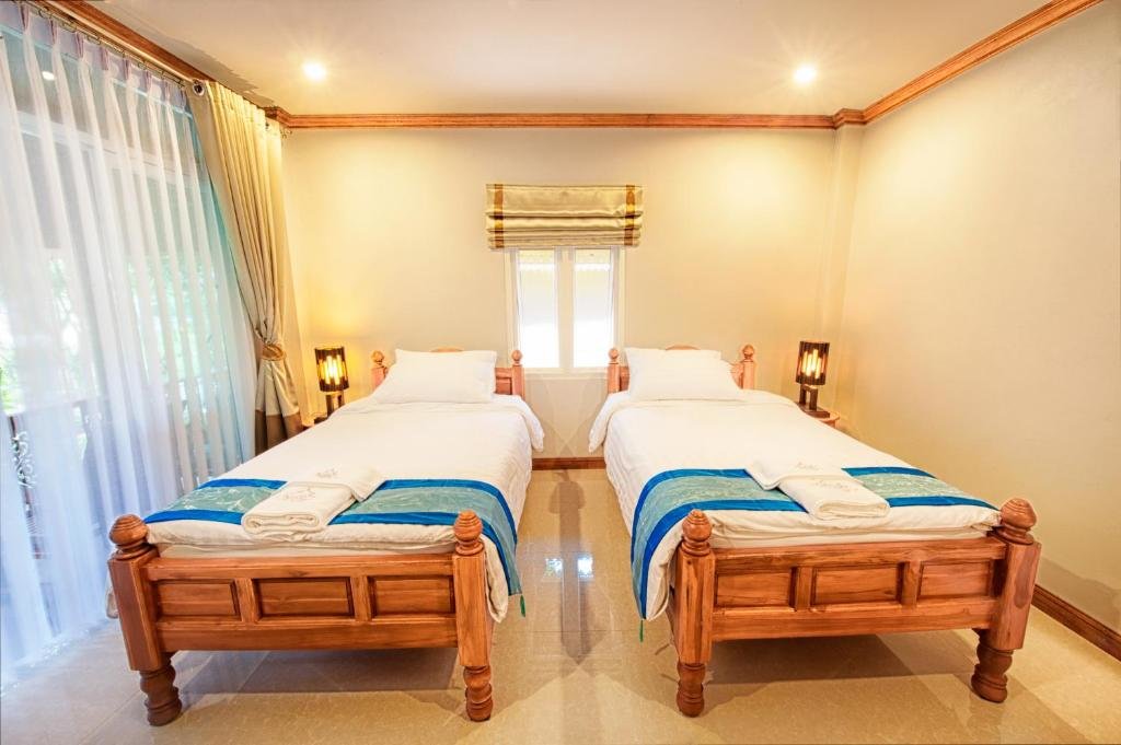 Банг-Кхонтхи: Baan Nam Pen Resort
