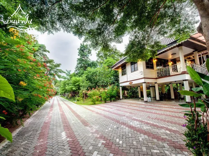Банг-Кхонтхи: Baan Nam Pen Resort