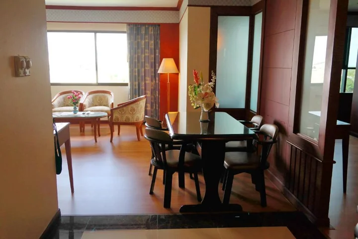 Накхонситхаммарат: Grand Park Hotel