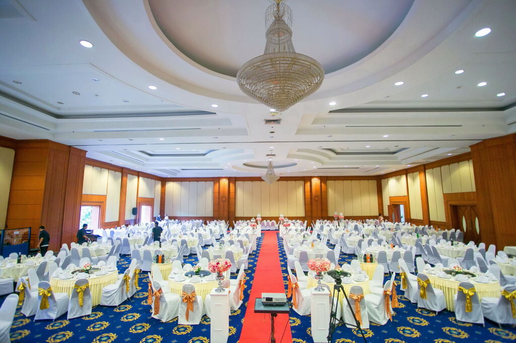 Накхонситхаммарат: Grand Park Hotel
