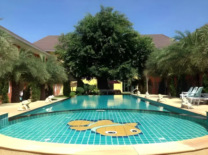 Бури Рам: Thada Chateau Hotel