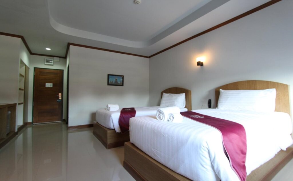 Бури Рам: Thada Chateau Hotel