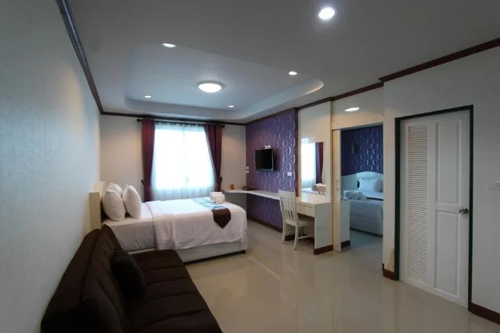 Бури Рам: Thada Chateau Hotel