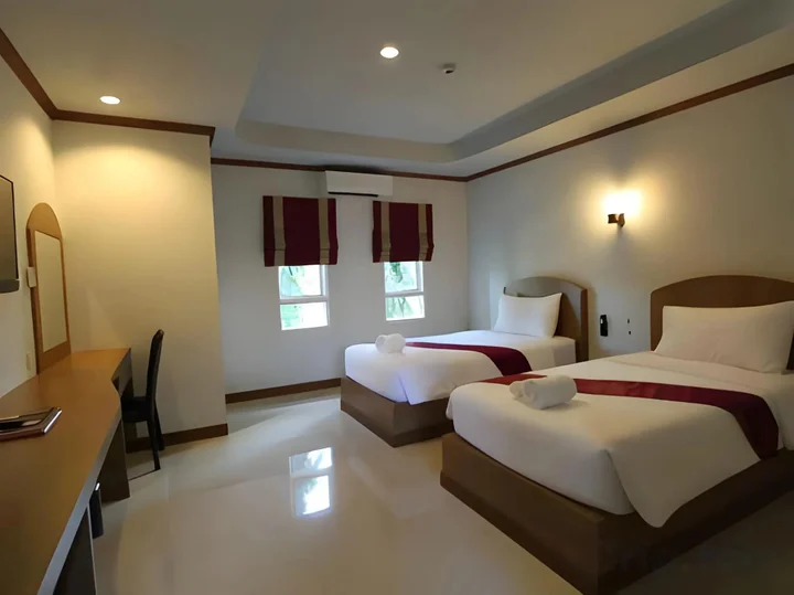 Бури Рам: Thada Chateau Hotel