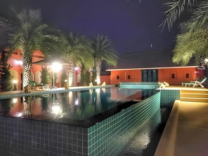 Бури Рам: Thada Chateau Hotel
