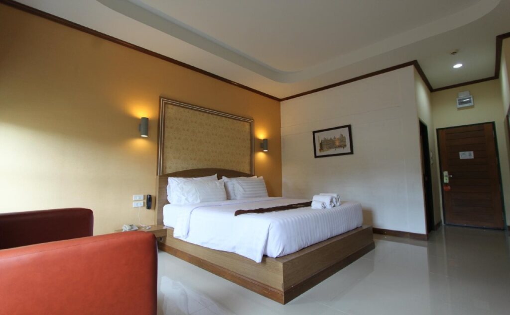 Бури Рам: Thada Chateau Hotel