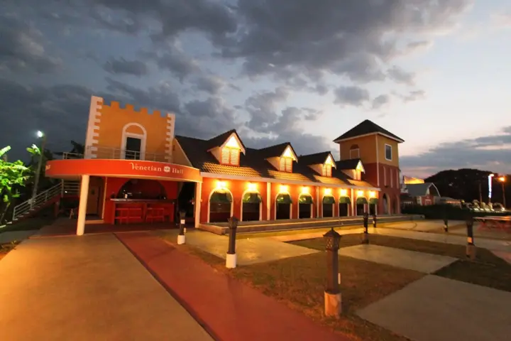 Бури Рам: Thada Chateau Hotel