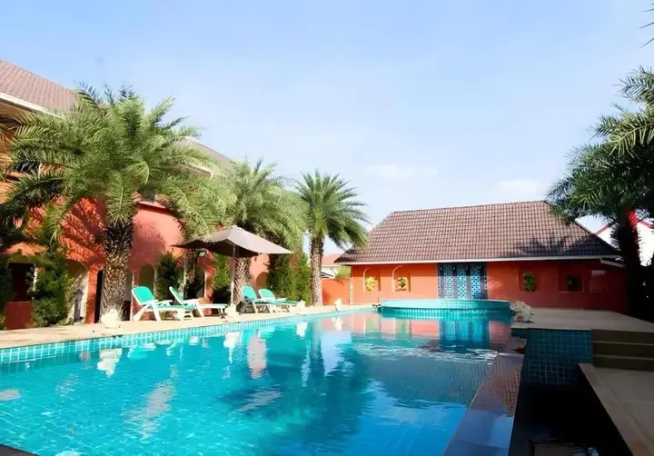 Бури Рам: Thada Chateau Hotel