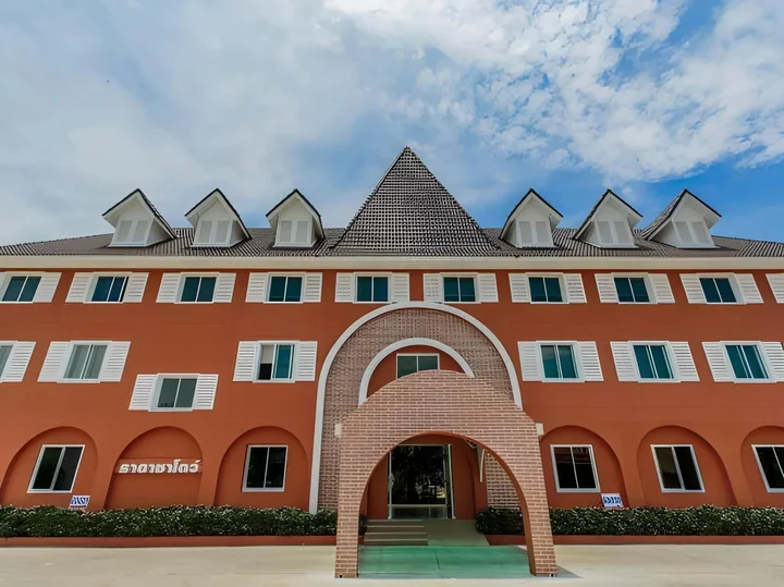 Бури Рам: Thada Chateau Hotel