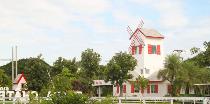 Бури Рам: Thada Chateau Hotel