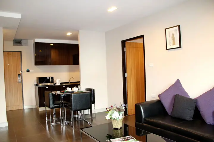 Пхра-Прадэнг: 14 Residence