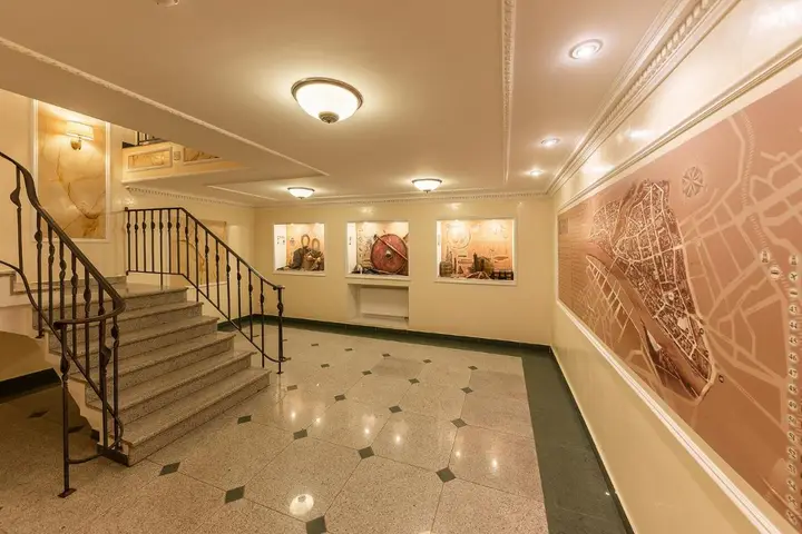 carousel image 4