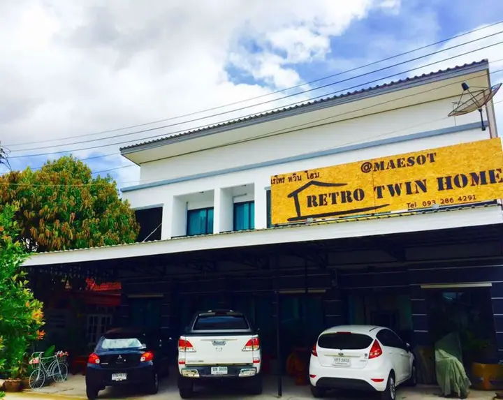 Мей-Сот: Retro Twin Home at Maesot