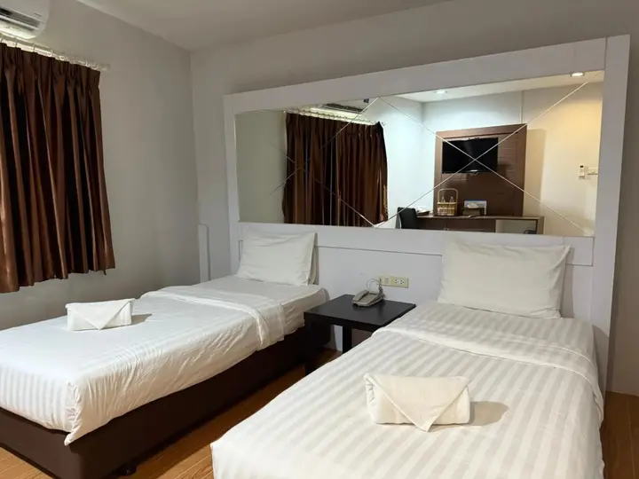 Нонтхабури: Bed by Cruise at Samakkhi-Tivanont