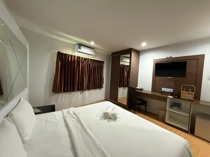 Нонтхабури: Bed by Cruise at Samakkhi-Tivanont