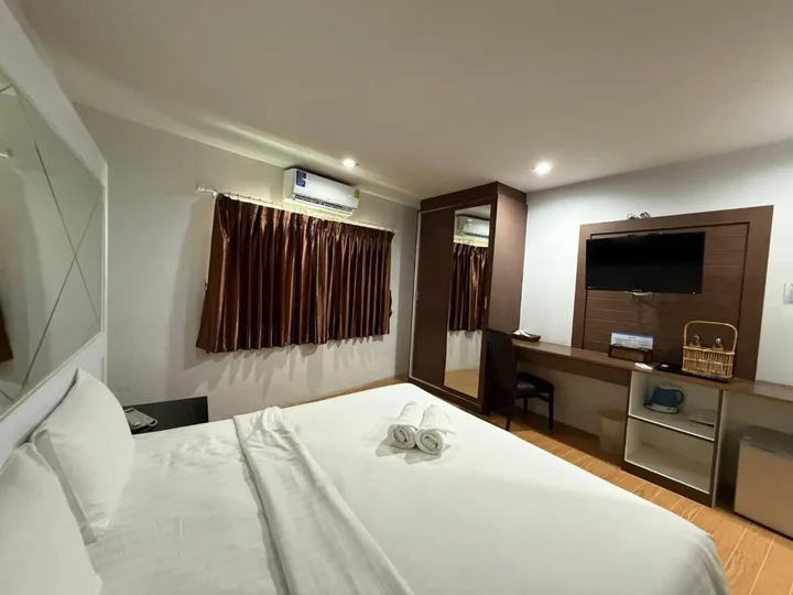 Нонтхабури: Bed by Cruise at Samakkhi-Tivanont