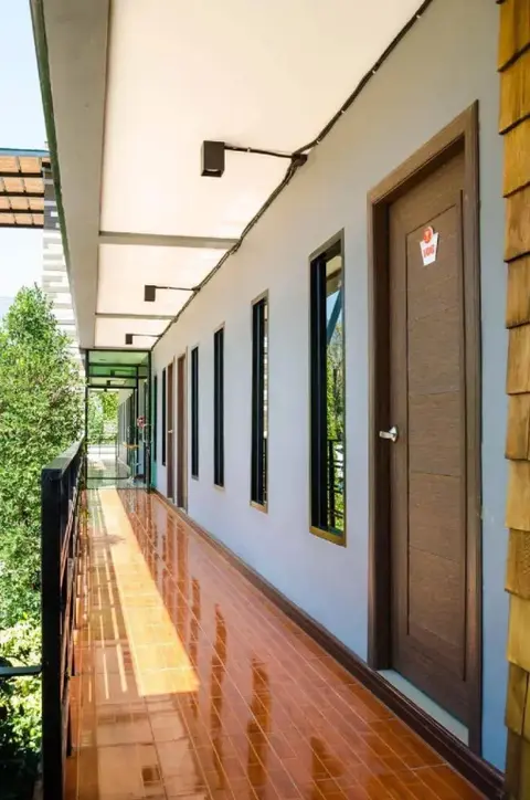 Кхэм Сон: The Prince Hotel