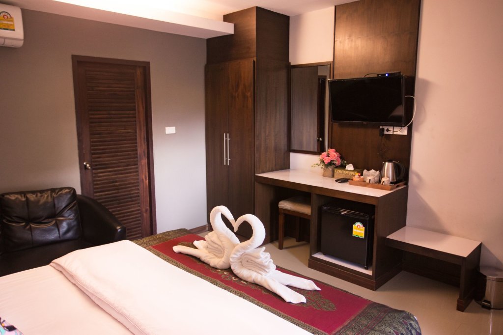 Кхэм Сон: The Prince Hotel