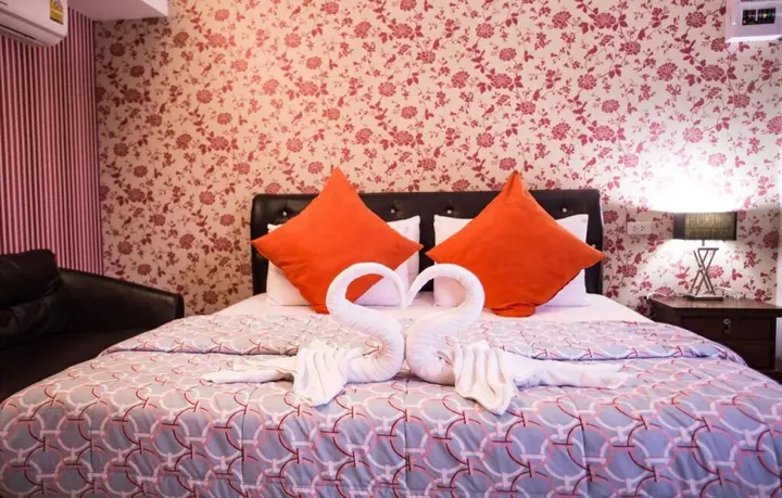 Кхэм Сон: The Prince Hotel