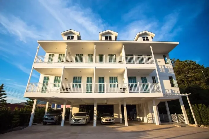 Кхэм Сон: The Prince Hotel