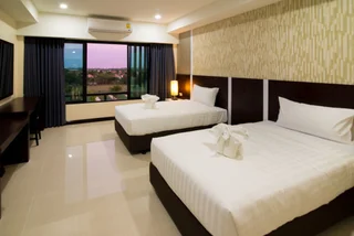 Кхлонг-Янг: Som O House Hotel