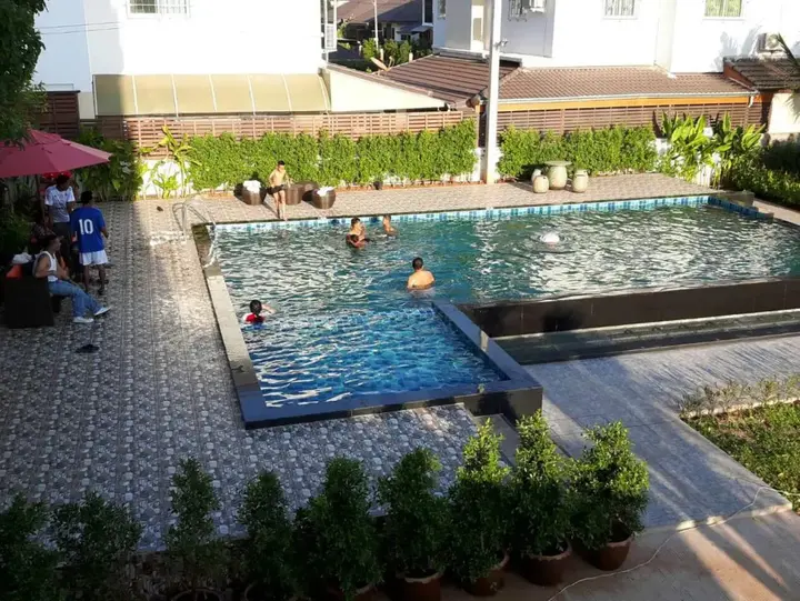 Сураттхани: Tawan Anda Garden Hotel