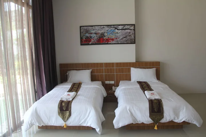 Сураттхани: Tawan Anda Garden Hotel