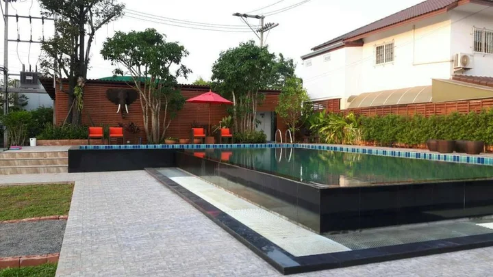 Сураттхани: Tawan Anda Garden Hotel