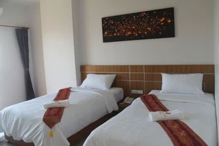 Сураттхани: Tawan Anda Garden Hotel