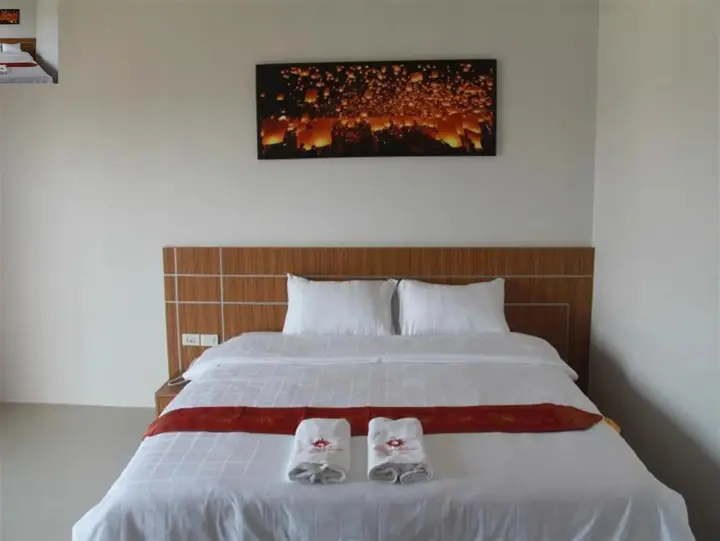 Сураттхани: Tawan Anda Garden Hotel